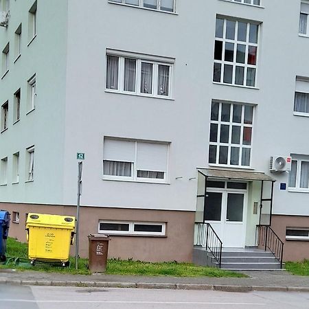 Studio Apartman Four Pearls Karlovac Exterior foto