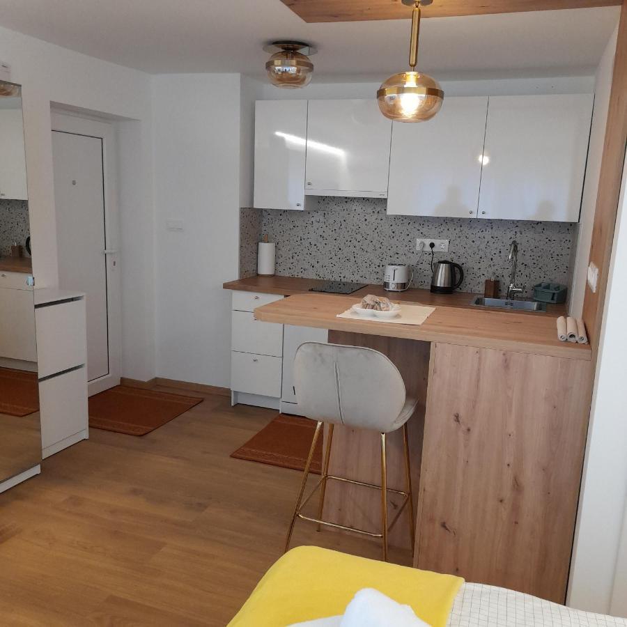 Studio Apartman Four Pearls Karlovac Exterior foto
