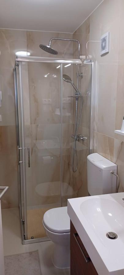 Studio Apartman Four Pearls Karlovac Exterior foto